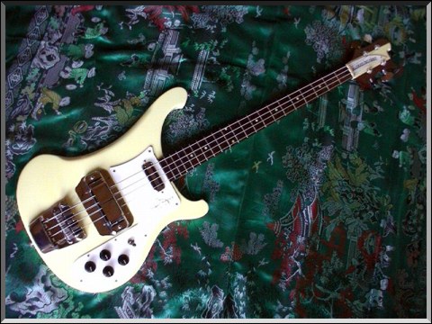 Rickenbacker Model 4001CS